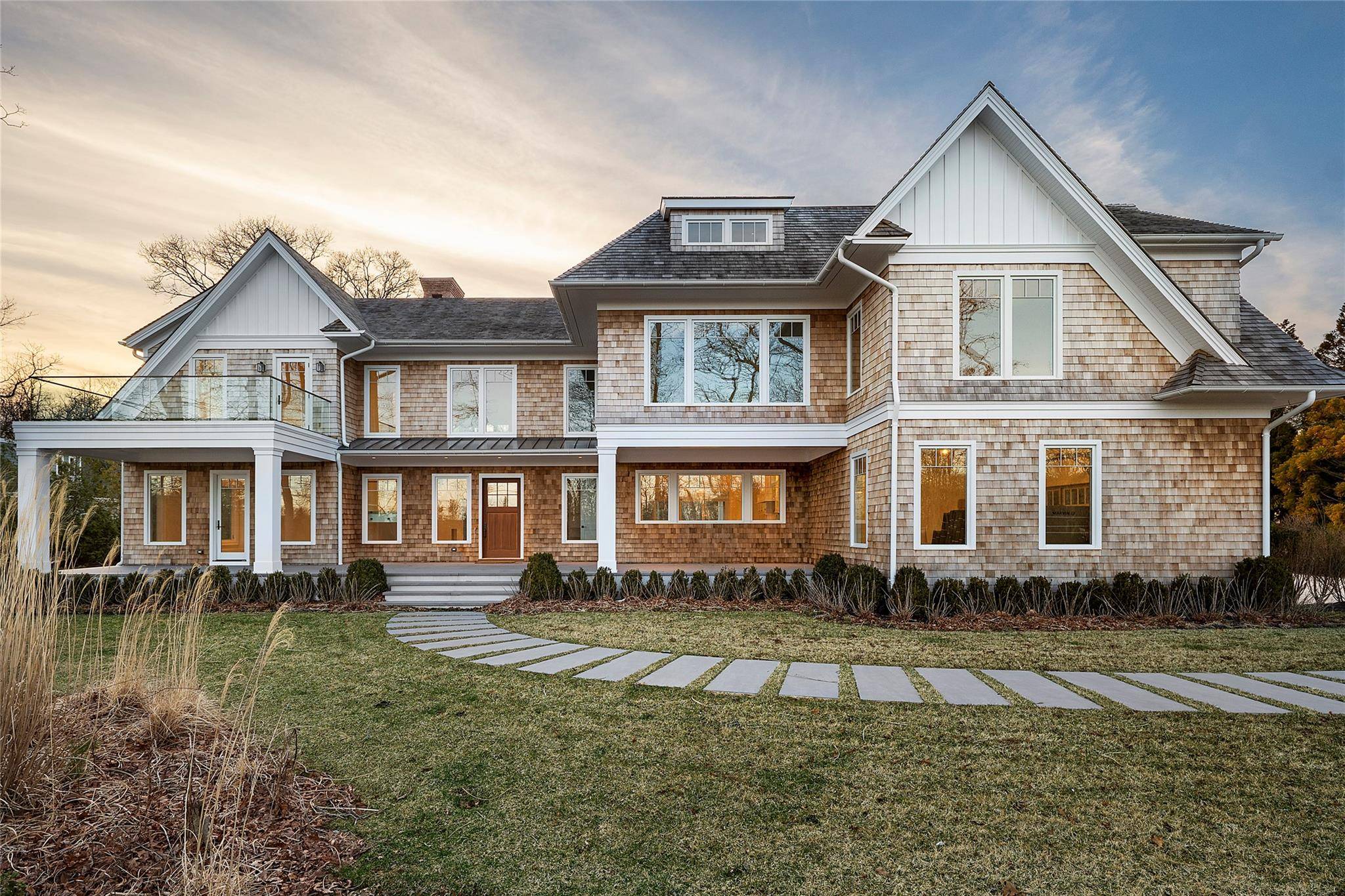 7 Bedroom Home for Sale in North Haven - NY - USA - 2