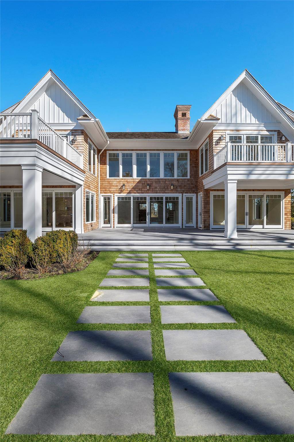 7 Bedroom Home for Sale in North Haven - NY - USA - 4