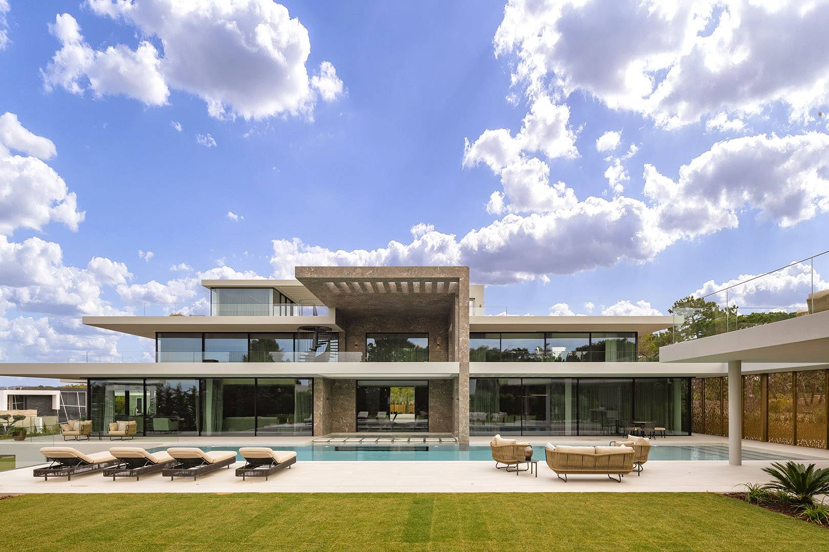 Casa com 7 Quartos à Venda em Portugal - EUA - 1