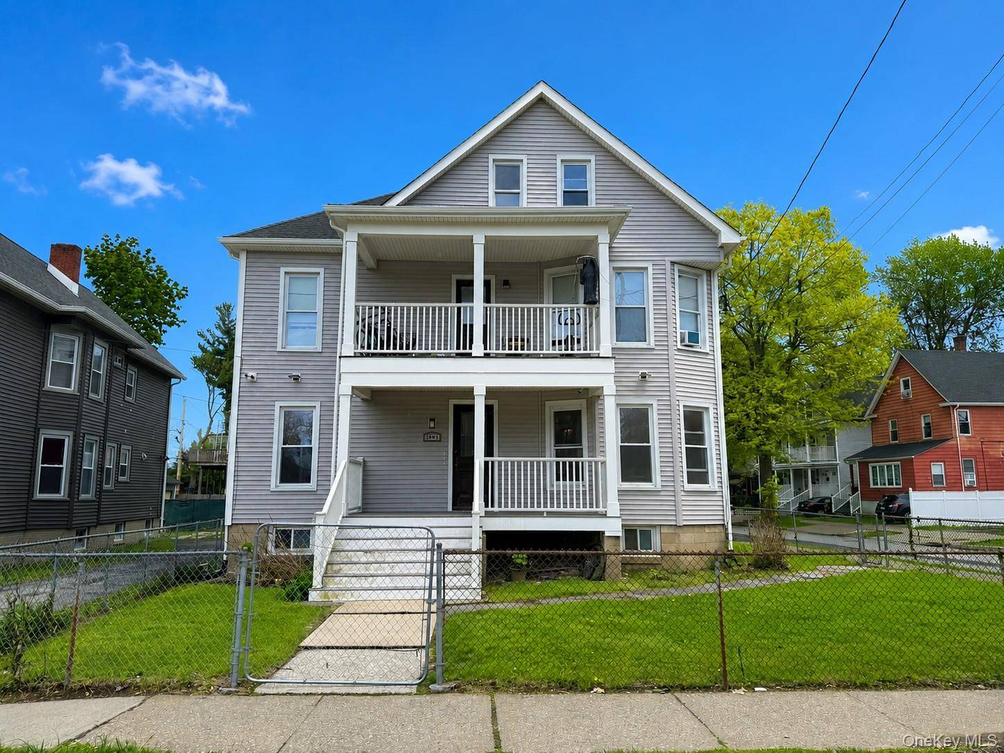 Casa com 7 Quartos à Venda em Poughkeepsie - Nova Iorque - EUA - 1