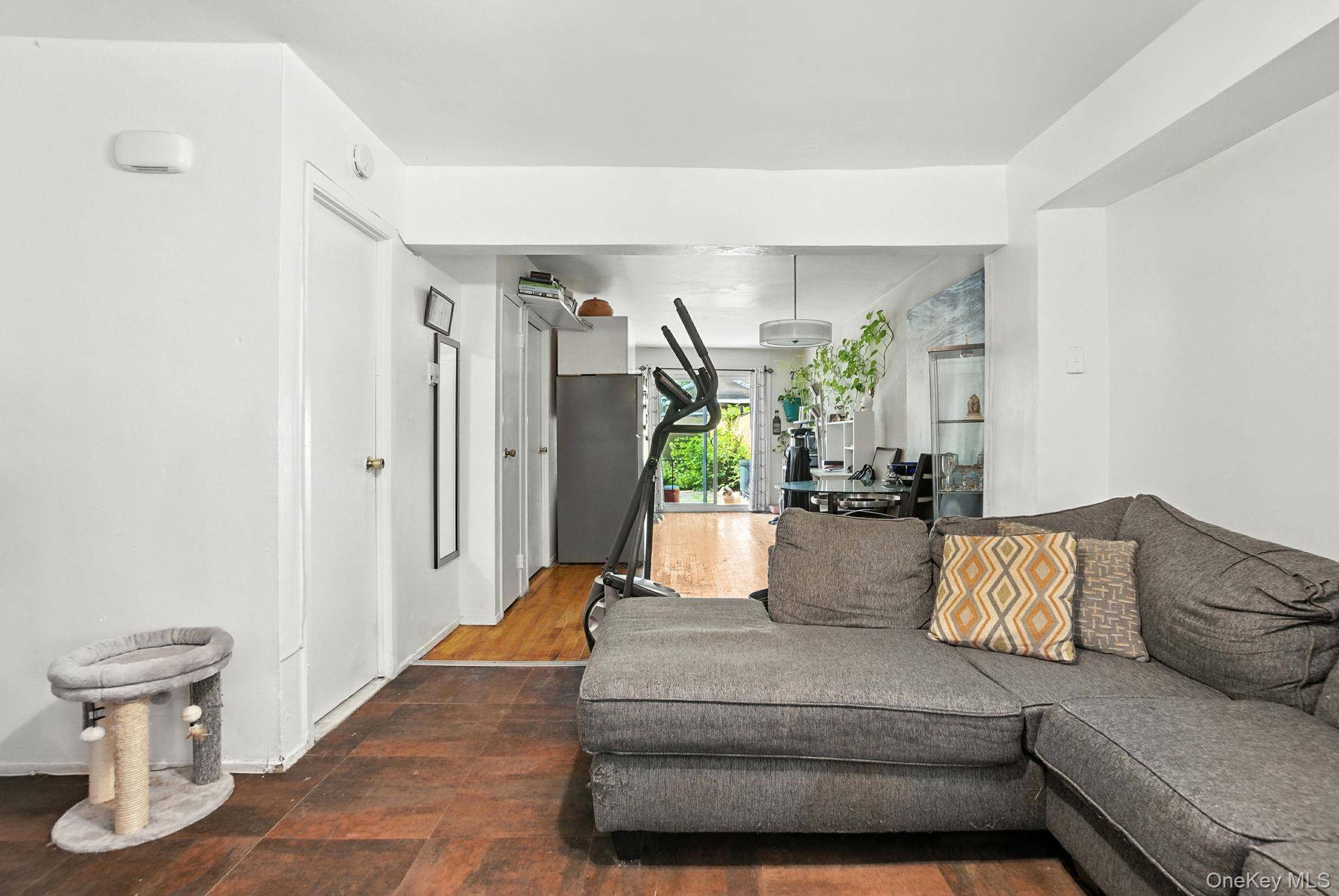 Casa de 7 Dormitorios en Venta en Rego Park - Nueva York - EE. UU. - 4