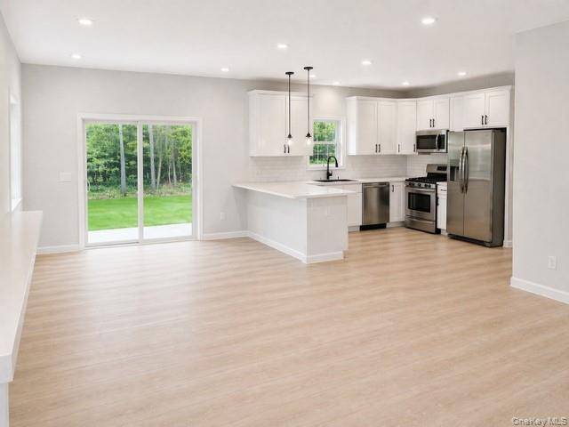 Casa de 7 Dormitorios en Venta en Riverhead - Nueva York - EE. UU. - 3