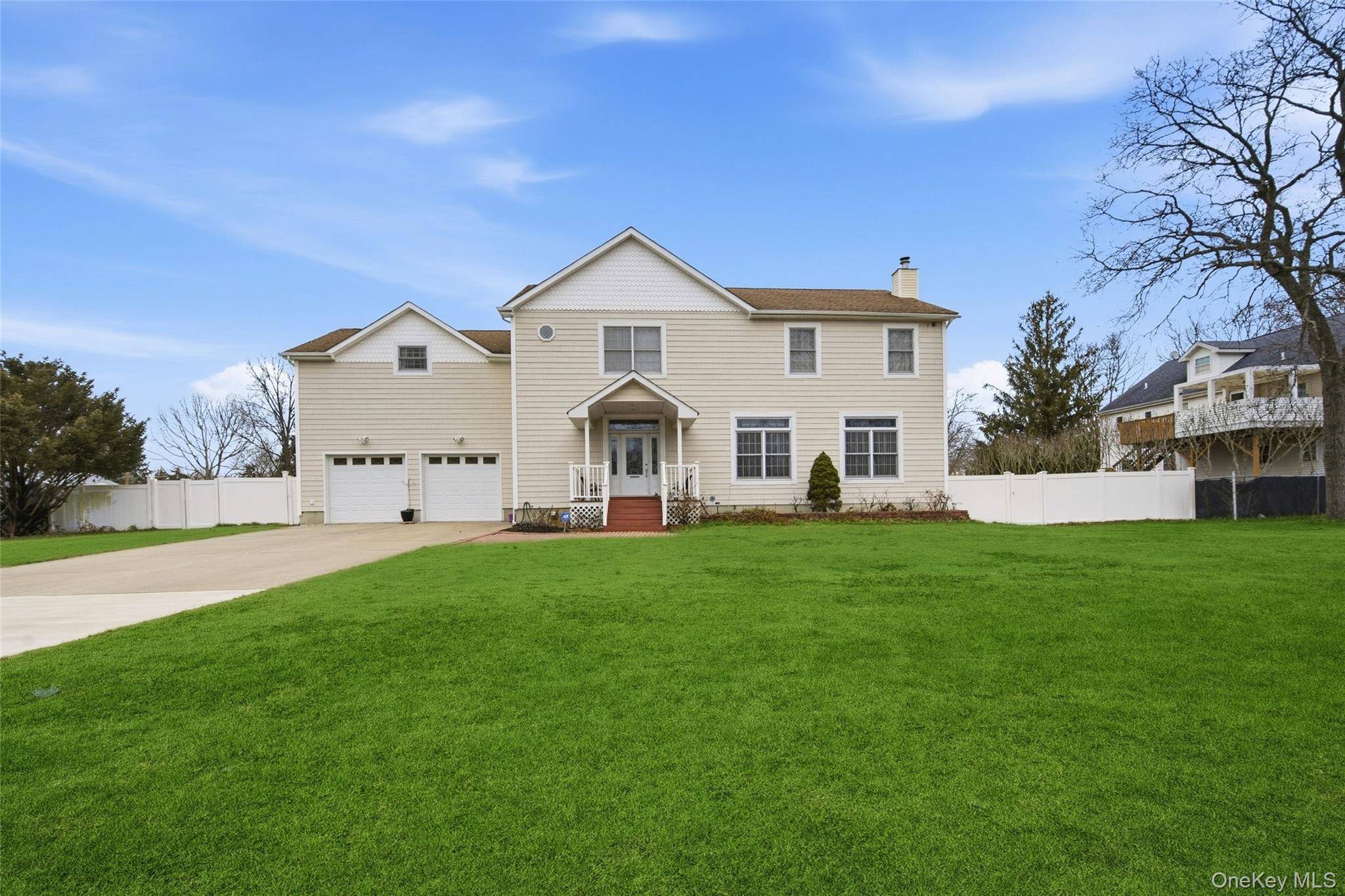Casa com 7 Quartos à Venda em Ronkonkoma - Nova Iorque - EUA - 3