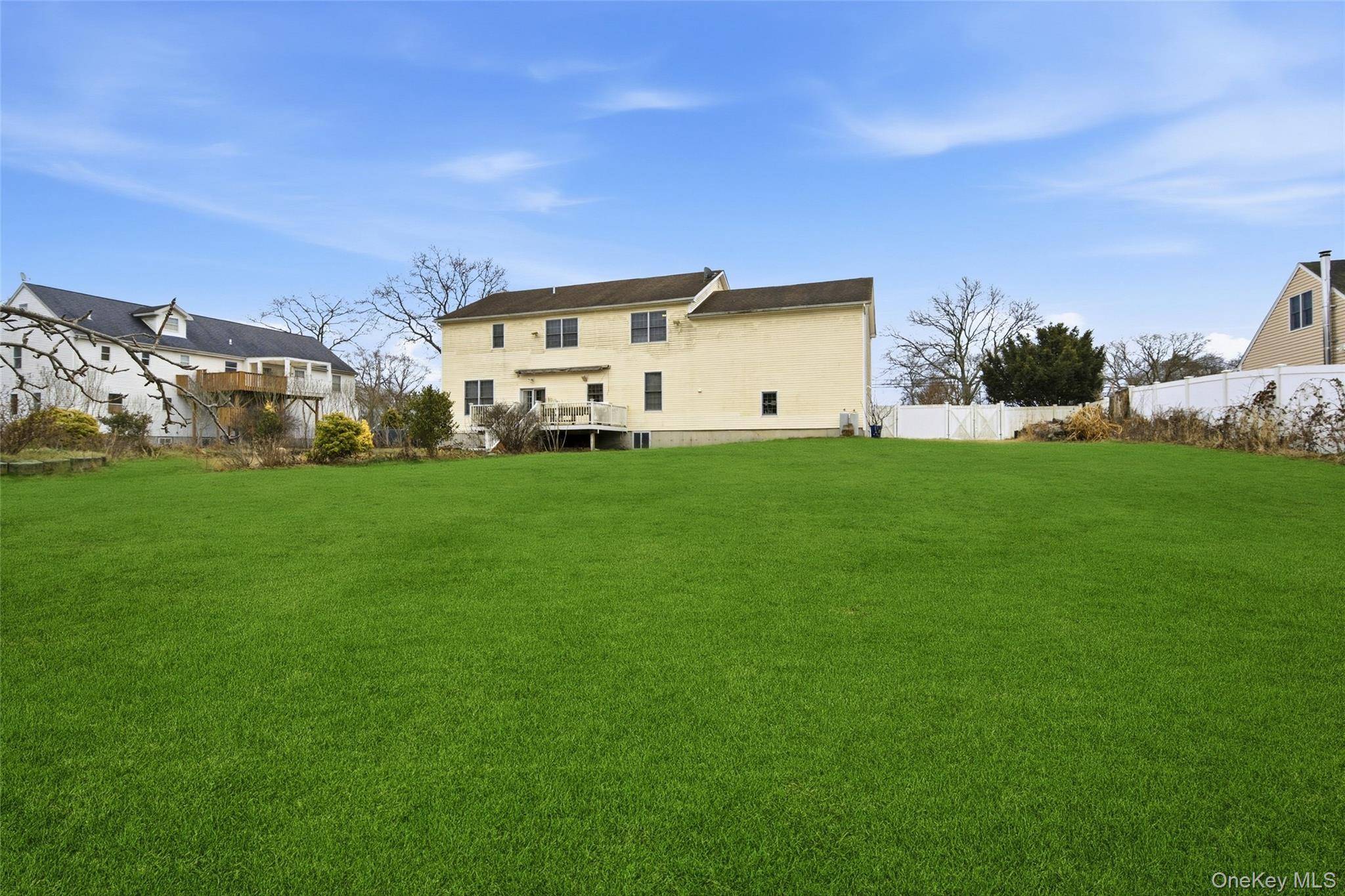 Casa com 7 Quartos à Venda em Ronkonkoma - Nova Iorque - EUA - 8