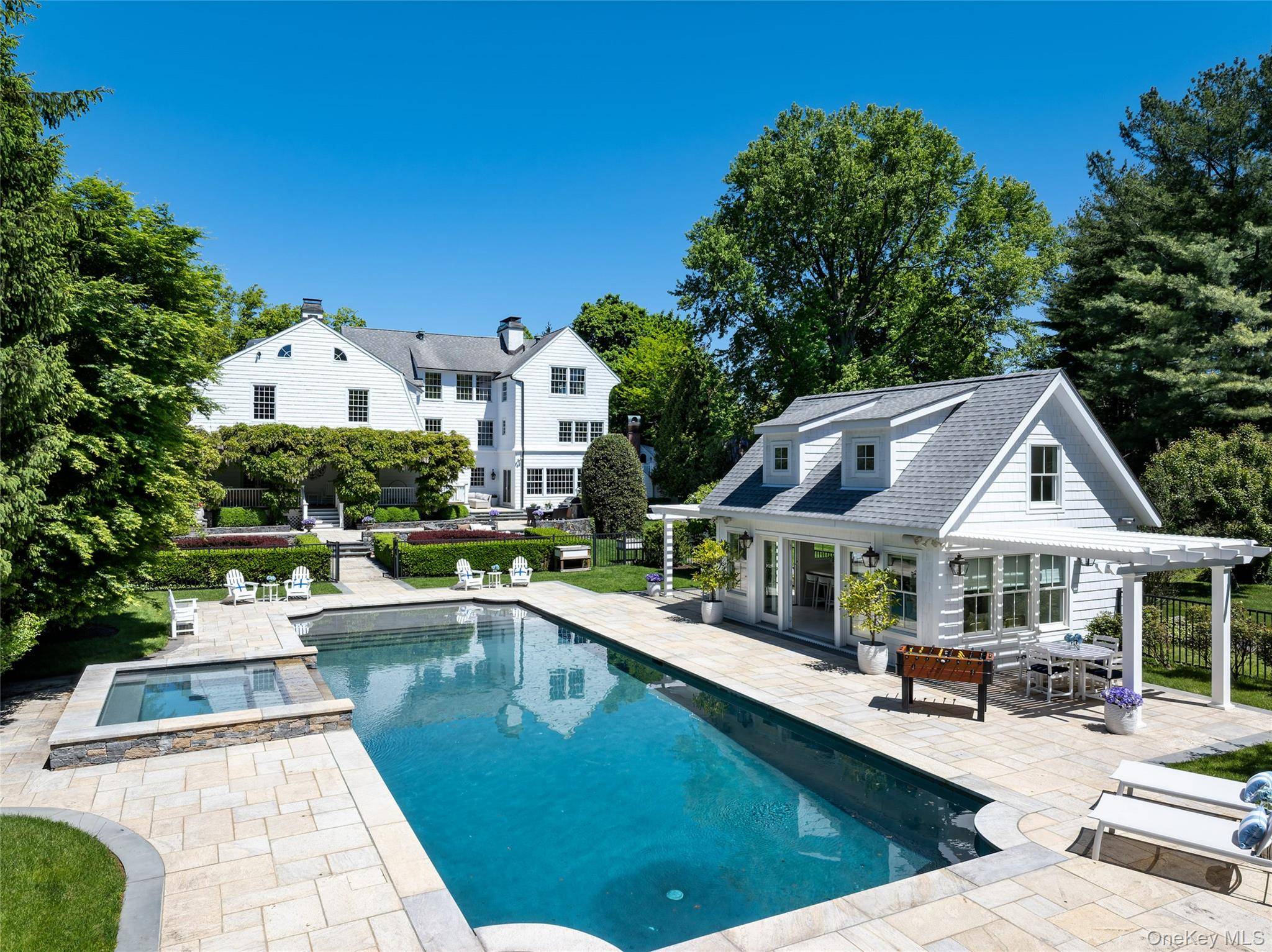 7 Bedroom Home for Sale in RYE - New York - USA - 3