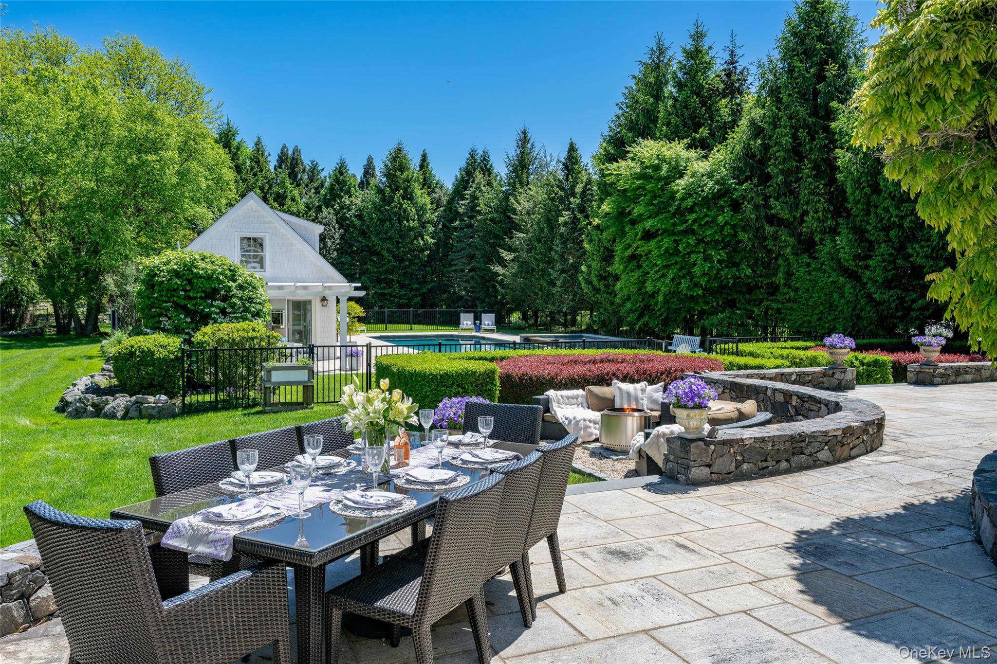 7 Bedroom Home for Sale in RYE - New York - USA - 5
