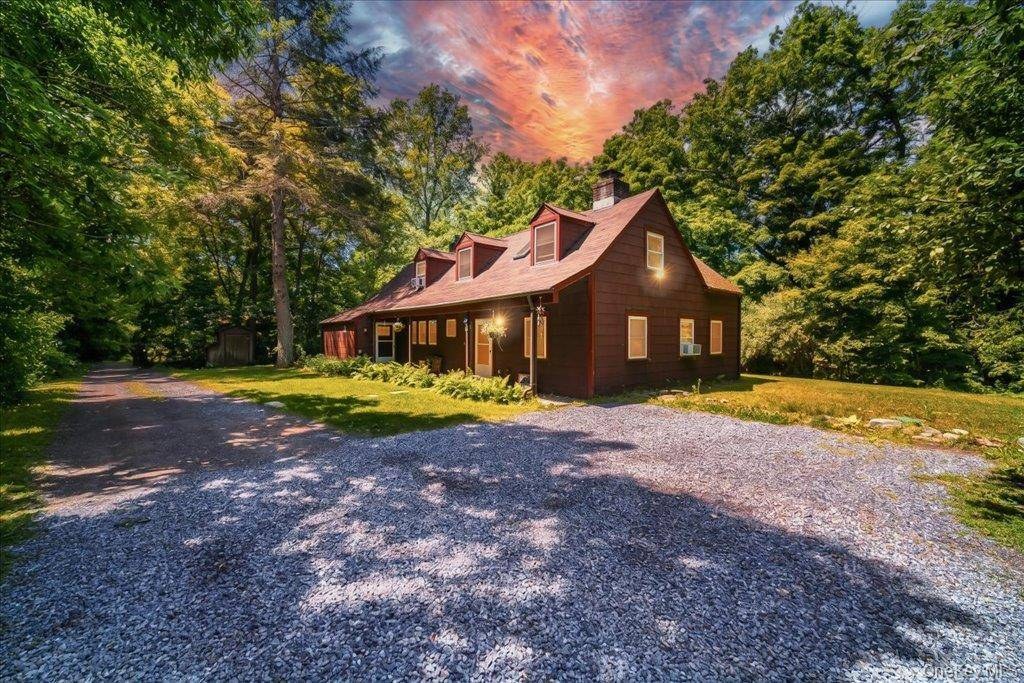 Casa de 7 Dormitorios en Venta en Salt Point - Nueva York - EE. UU. - 2