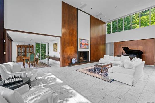 7 Bedroom Home for Sale in Sands Point - NY - USA - 5