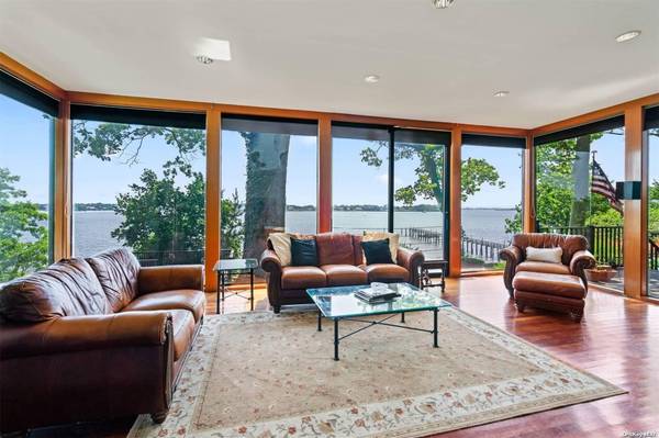 7 Bedroom Home for Sale in Sands Point - NY - USA - 8