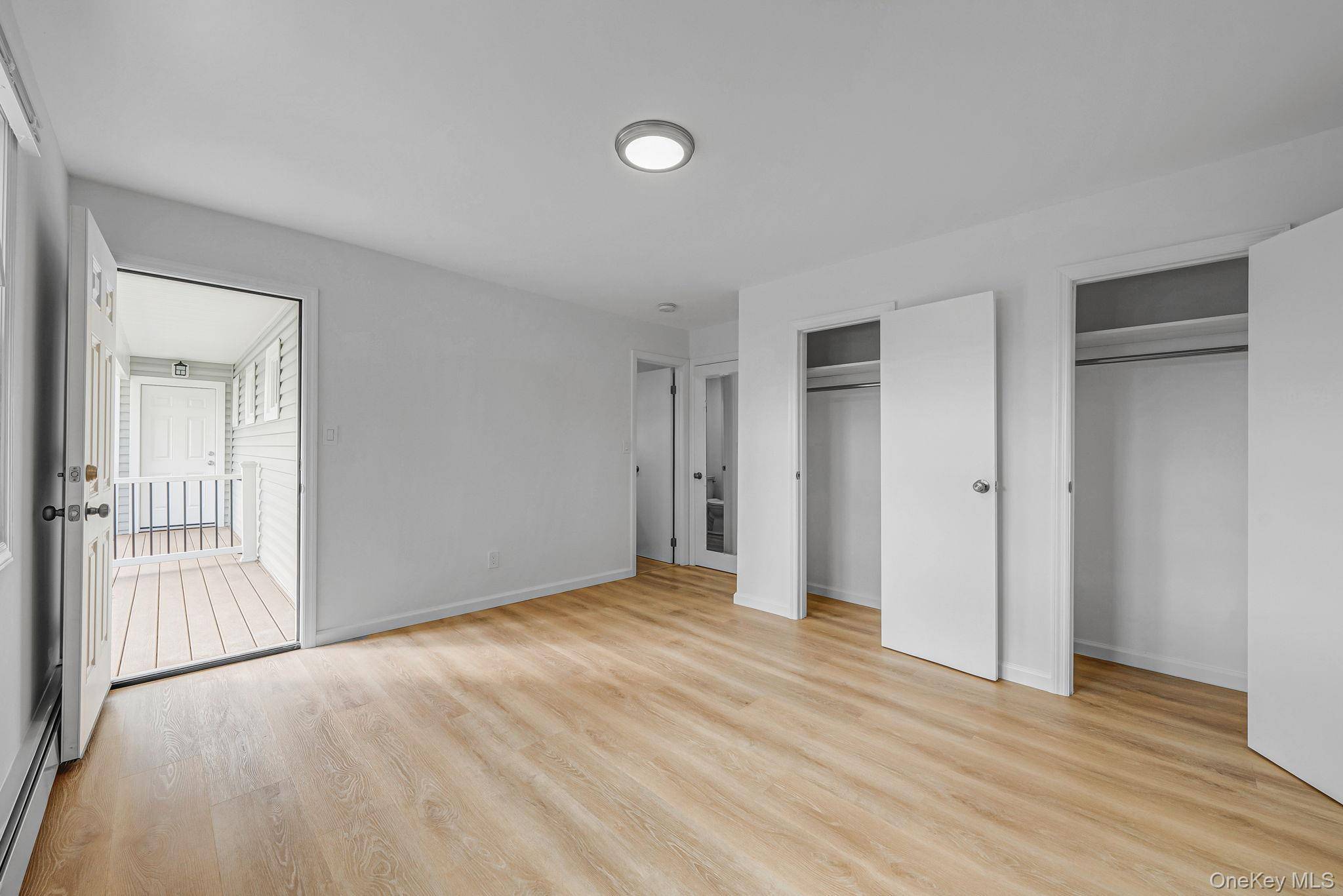 Casa com 7 Quartos à Venda em West Babylon - Nova Iorque - EUA - 7