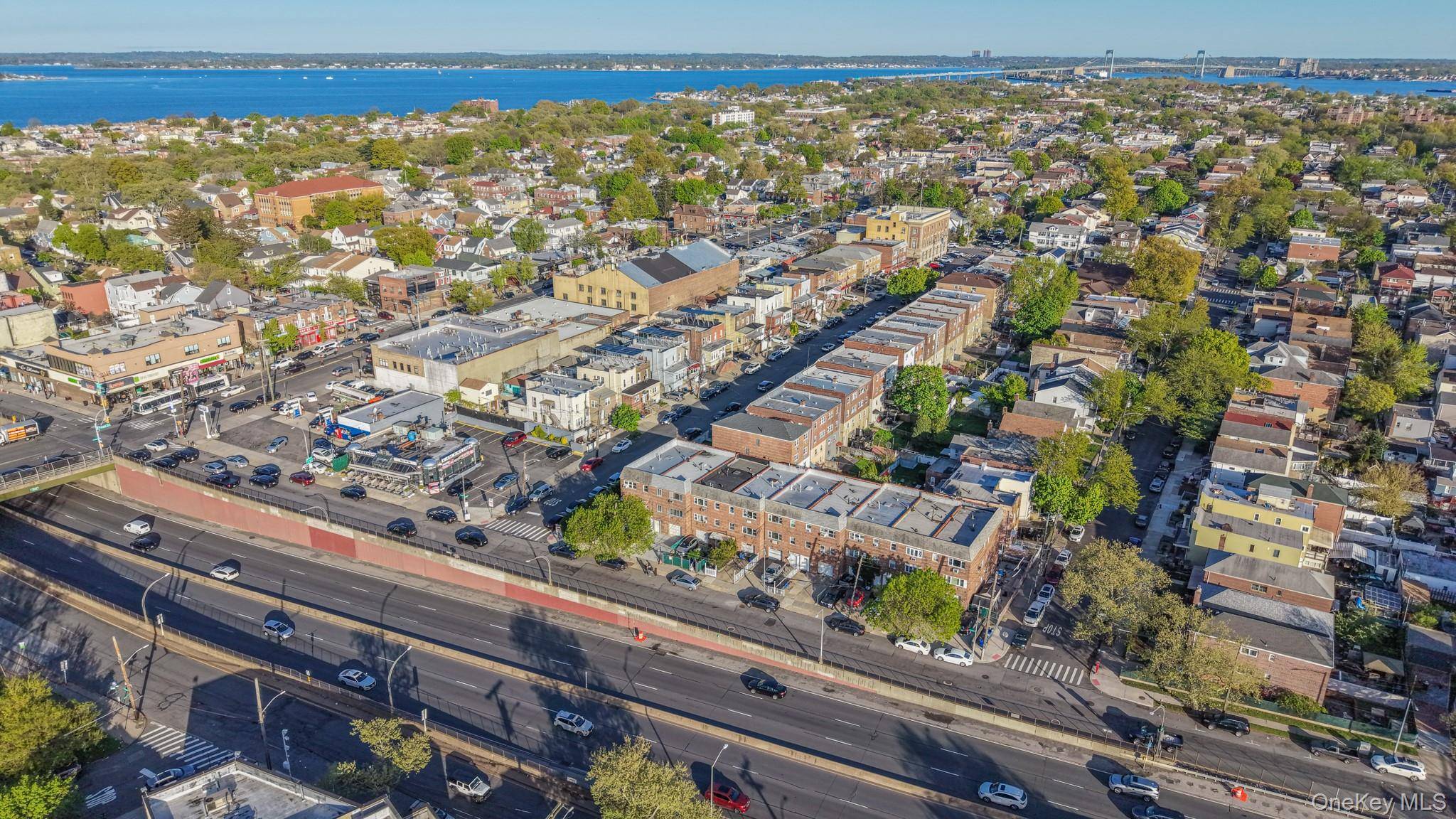 Casa com 8 Quartos à Beira-Mar à Venda em Bronx - Nova Iorque - EUA - 8
