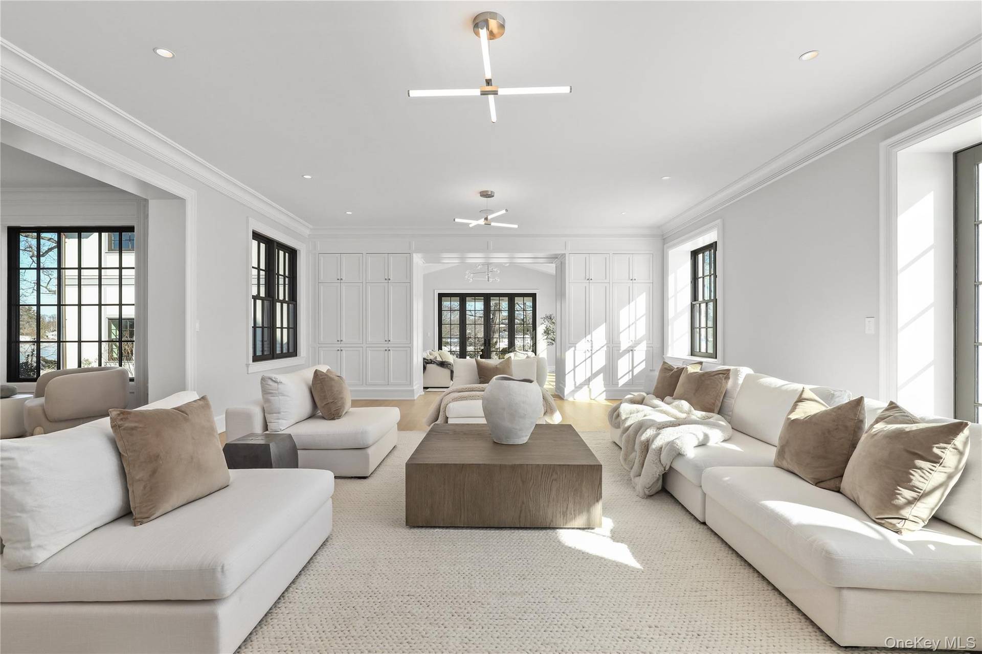 Casa com 8 Quartos à Beira-Mar à Venda em Mamaroneck, NY, EUA - 4