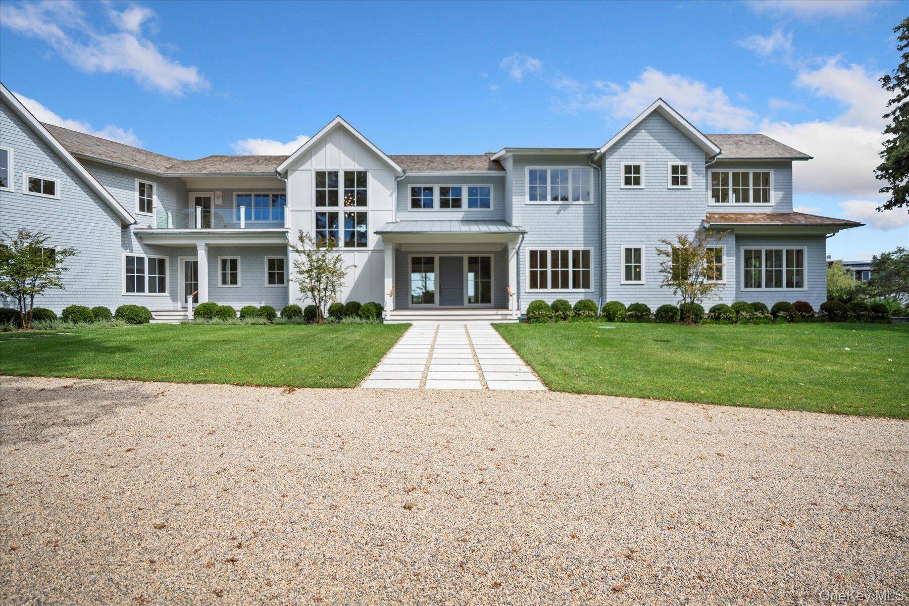 Casa com 8 Quartos à Beira-Mar à Venda em Quiogue, NY, EUA - 1