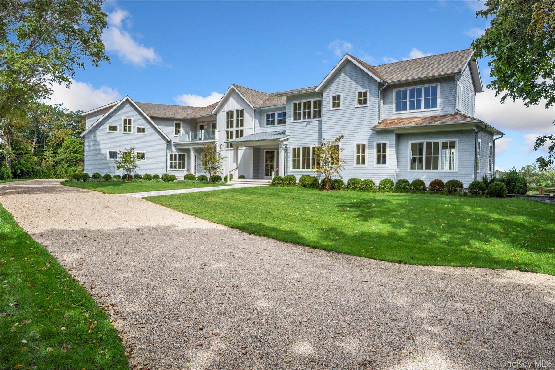 Casa com 8 Quartos à Beira-Mar à Venda em Quiogue, NY, EUA - 2