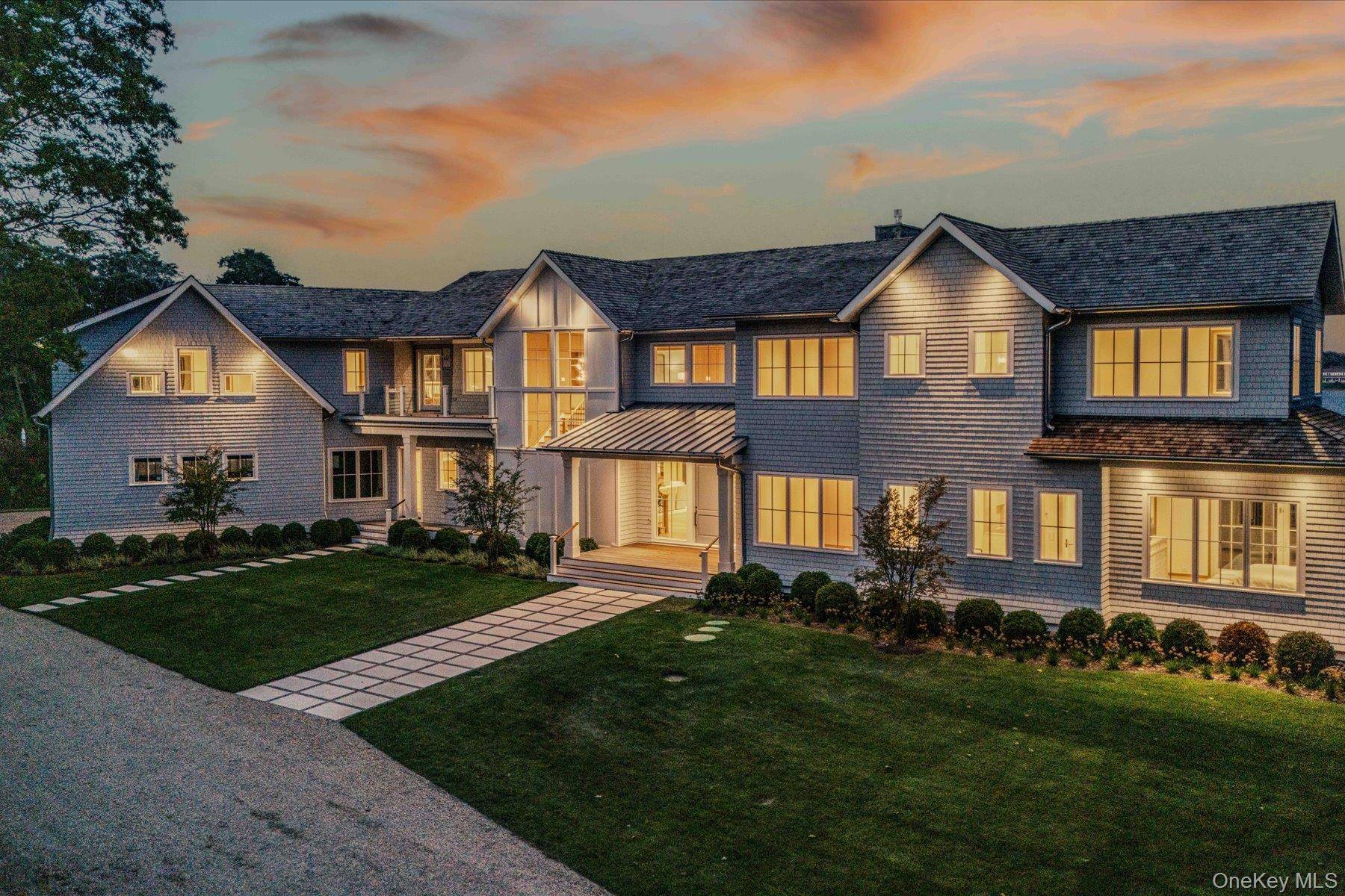 Casa com 8 Quartos à Beira-Mar à Venda em Quiogue, NY, EUA - 3