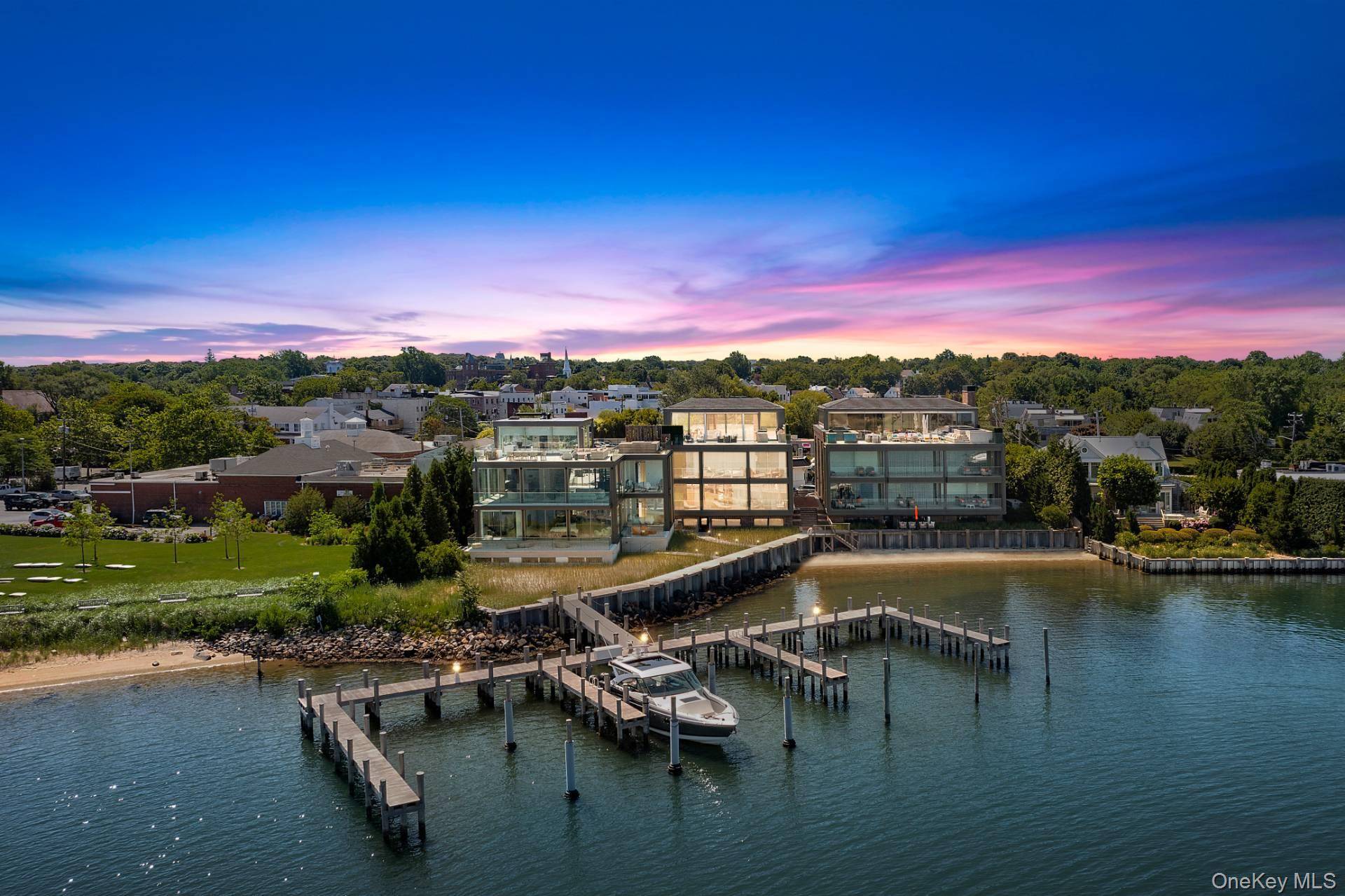 Casa com 8 Quartos à Beira-Mar à Venda em Sag Harbor, NY, EUA - 1