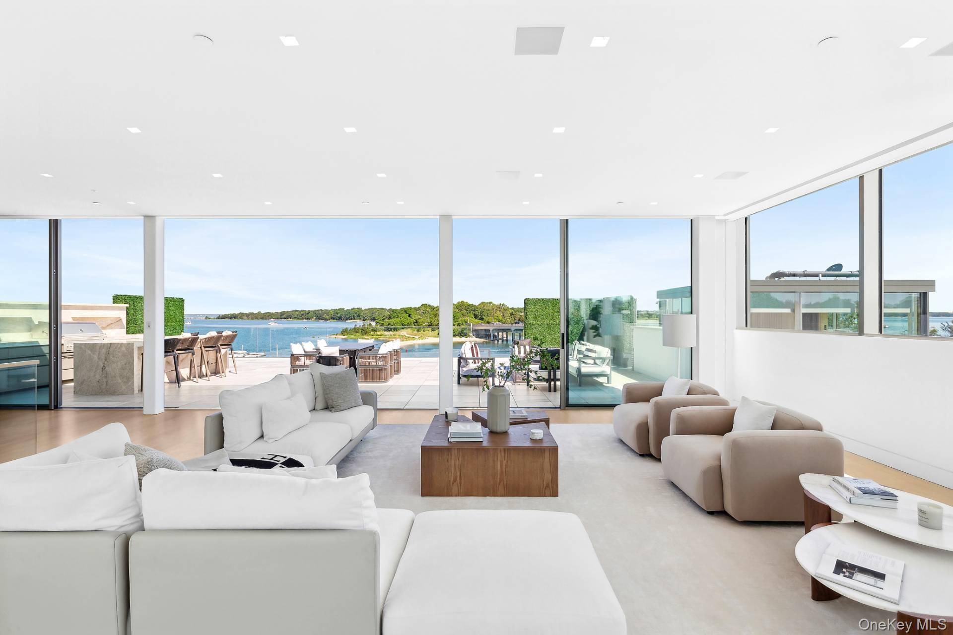 Casa com 8 Quartos à Beira-Mar à Venda em Sag Harbor, NY, EUA - 7