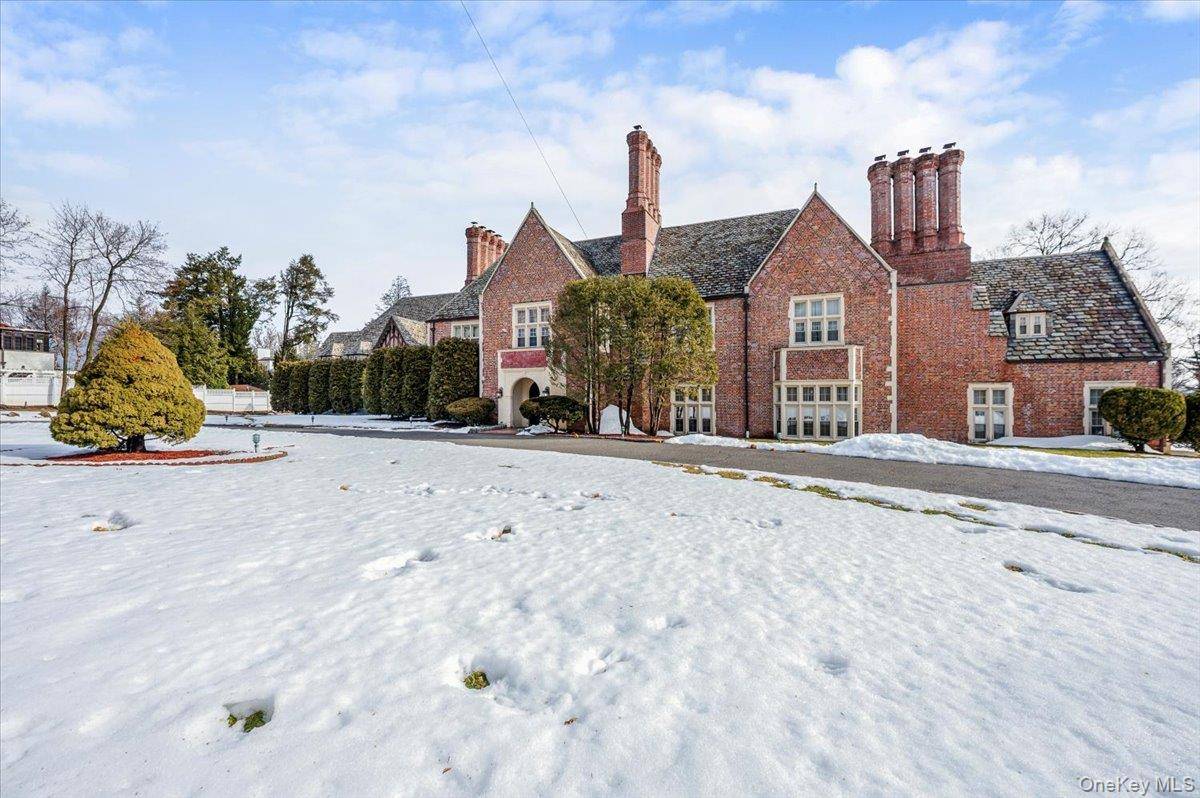 Casa com 8 Quartos à Venda em Bronxville - Nova Iorque - EUA - 1