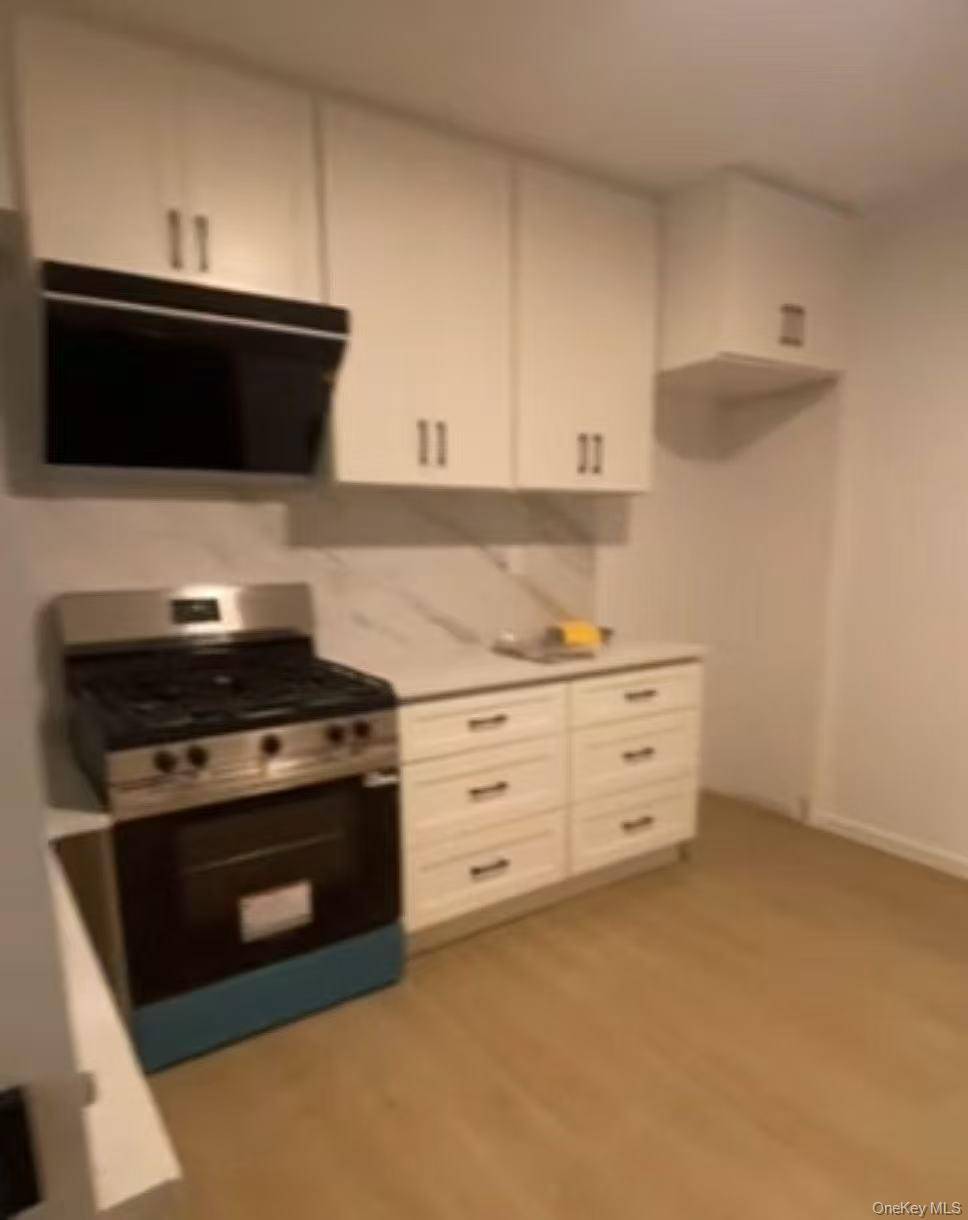 Casa com 8 Quartos à Venda em Corona - Nova Iorque - EUA - 4