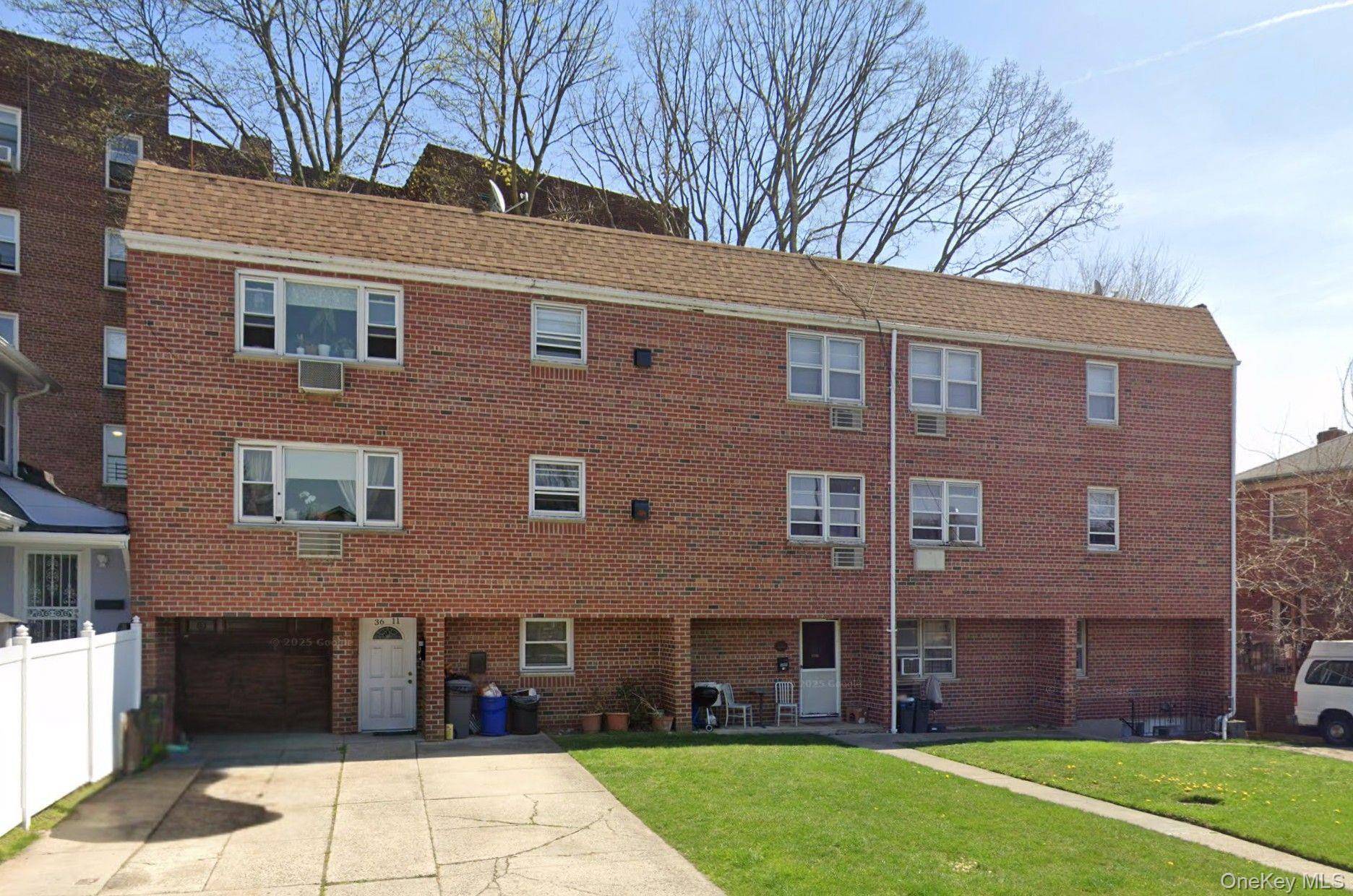 Casa com 8 Quartos à Venda em Flushing - Nova Iorque - EUA - 1