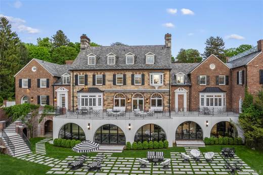 8 Bedroom Home for Sale in Irvington - NY - USA - 3