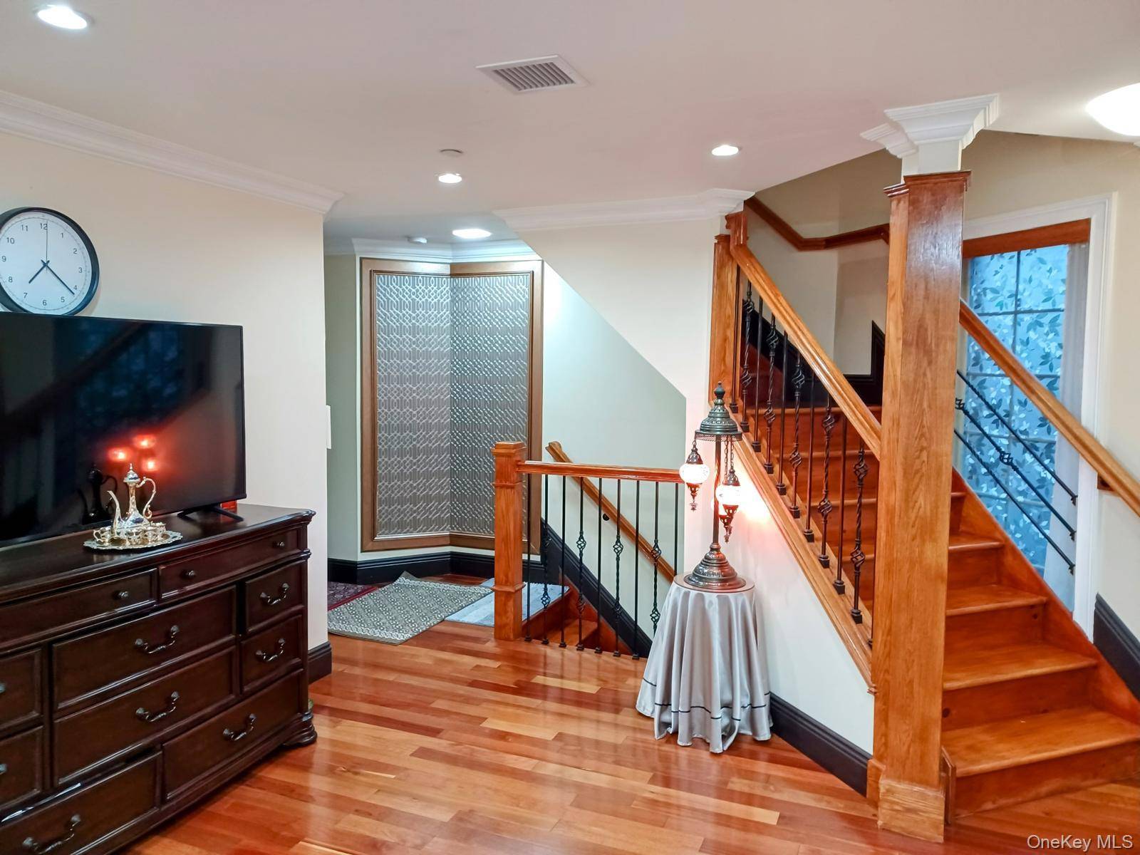 Casa de 8 Dormitorios en Venta en Kew Gardens - Nueva York - EE. UU. - 6