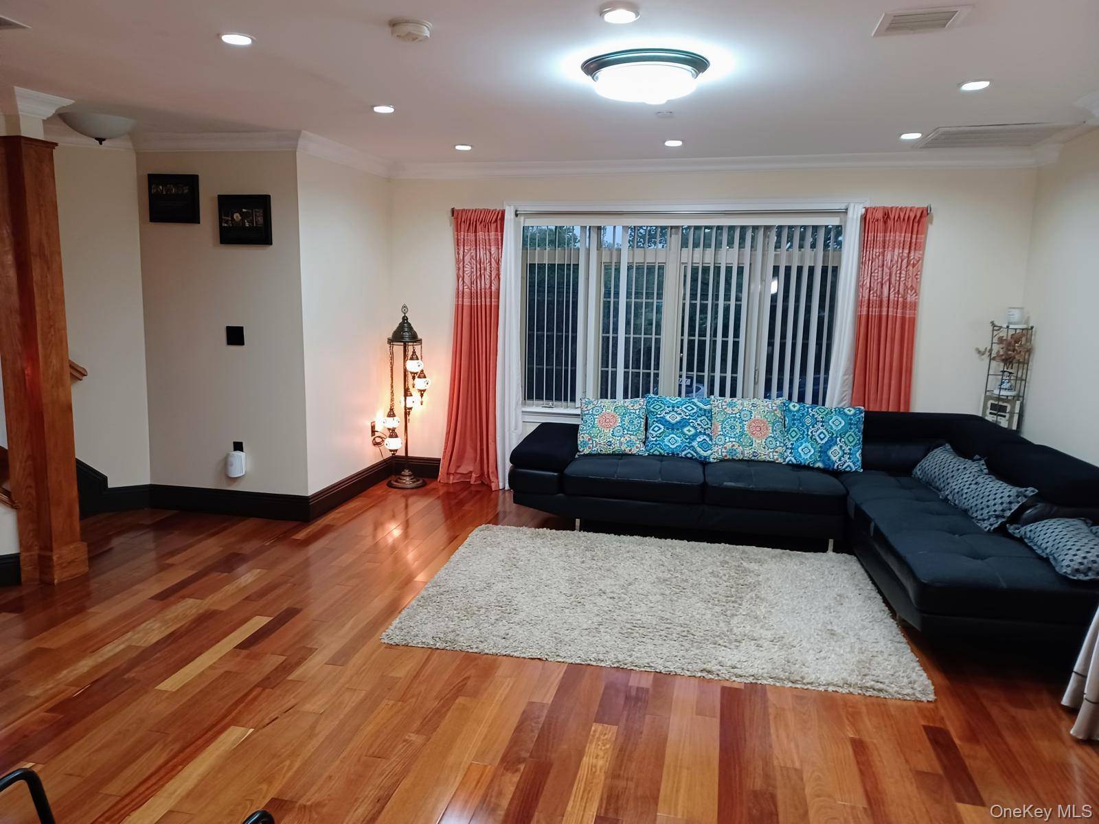 Casa de 8 Dormitorios en Venta en Kew Gardens - Nueva York - EE. UU. - 4