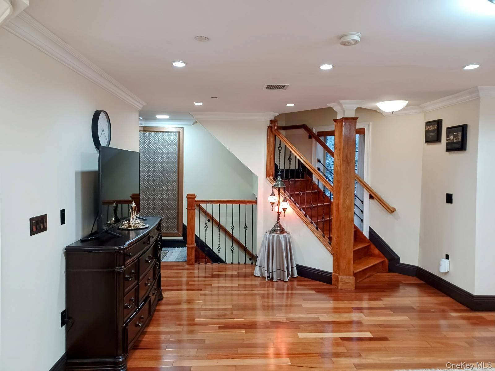 Casa de 8 Dormitorios en Venta en Kew Gardens - Nueva York - EE. UU. - 5
