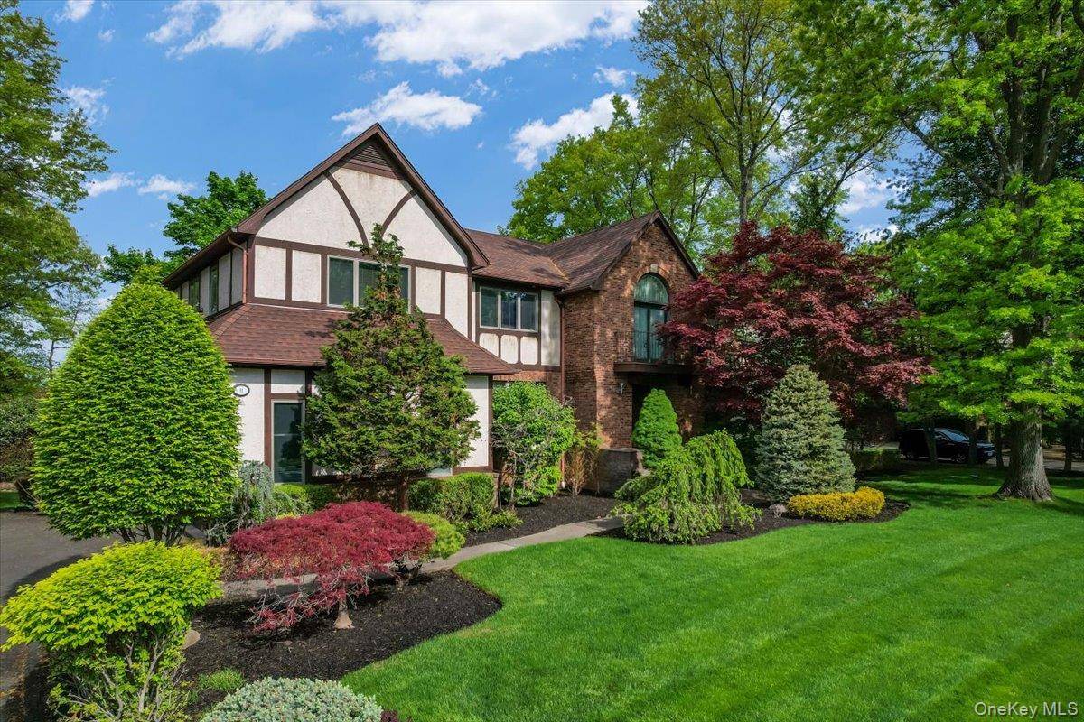 8 Bedroom Home for Sale in Monsey - New York - USA - 1