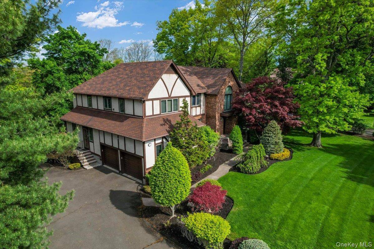 8 Bedroom Home for Sale in Monsey - New York - USA - 2