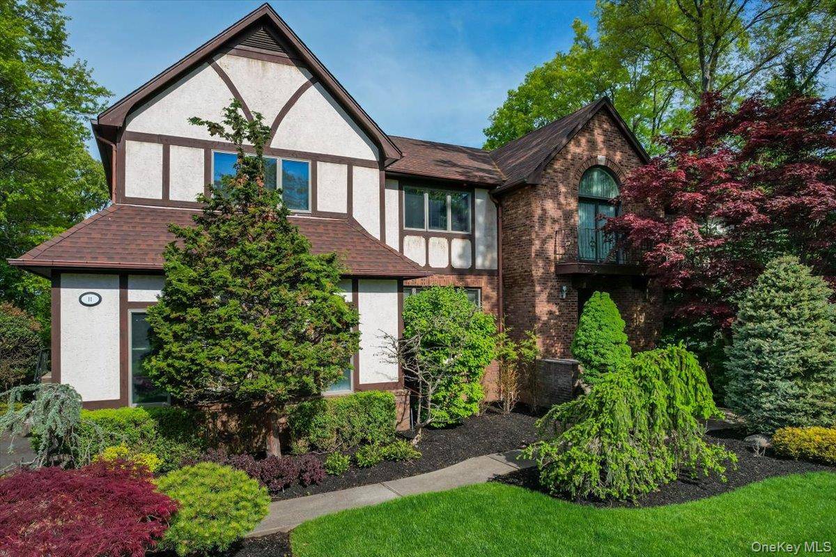 8 Bedroom Home for Sale in Monsey - New York - USA - 3