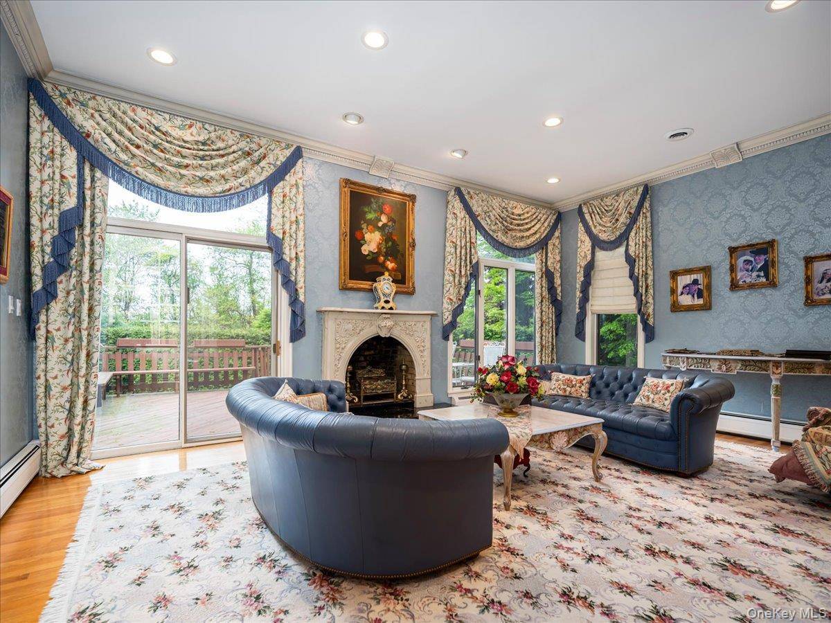 8 Bedroom Home for Sale in Monsey - New York - USA - 7