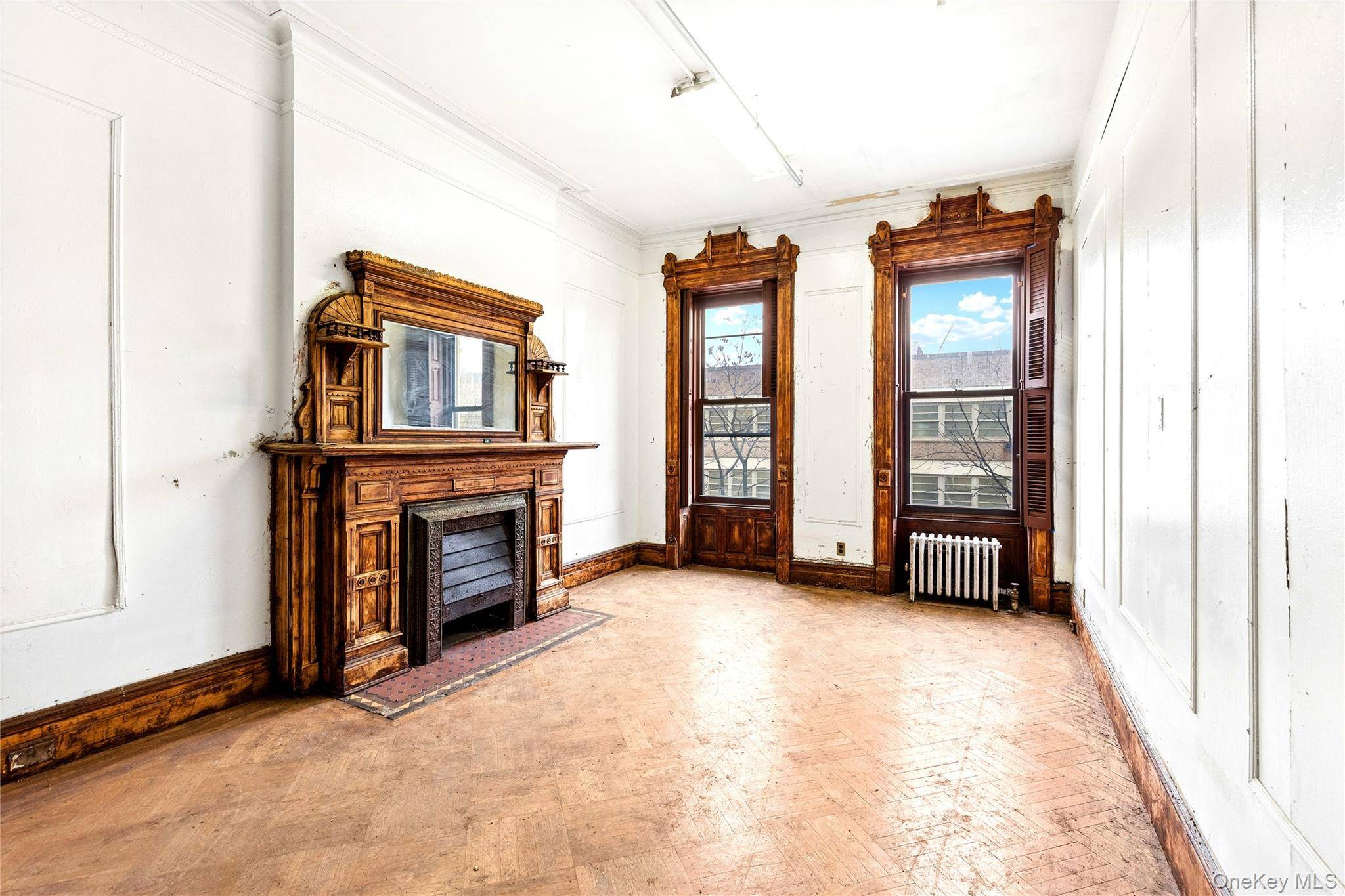 8 Bedroom Home for Sale in New York - Manhattan - New York - USA - 2
