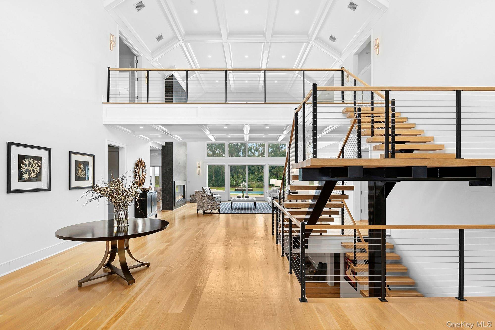 8 Bedroom Home for Sale in Quogue - NY - USA - 6