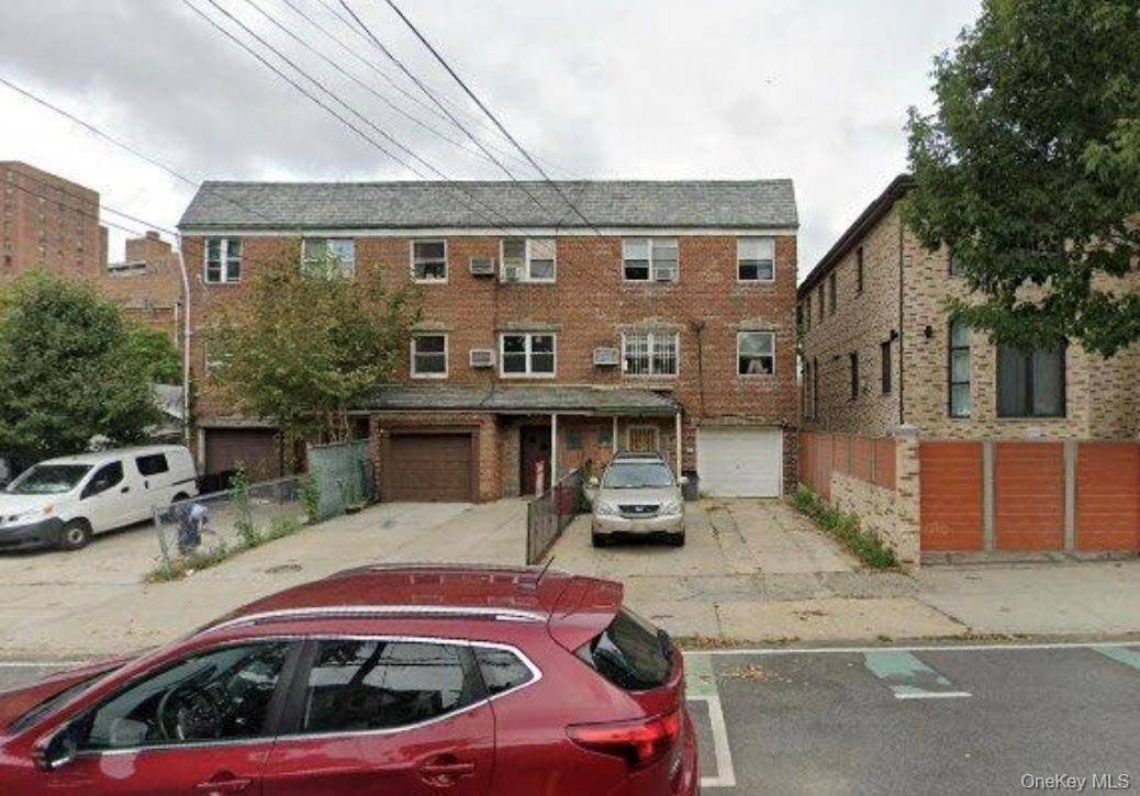 Casa com 8 Quartos à Venda em Rego Park - Nova Iorque - EUA - 1