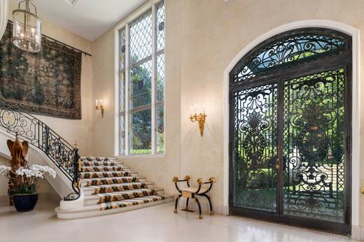8-Bedroom Home for Sale in Stamford - CT - USA - 3