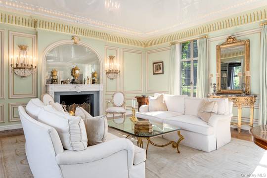8-Bedroom Home for Sale in Stamford - CT - USA - 5