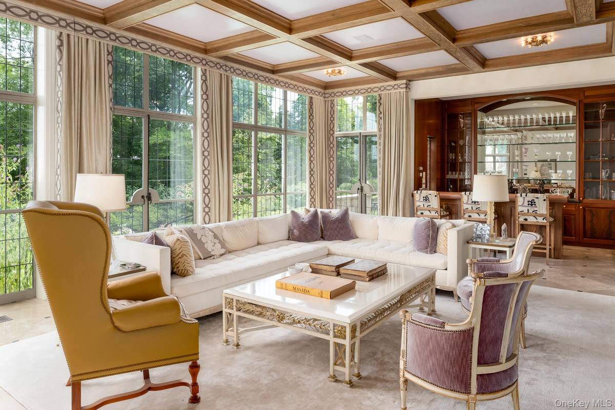 8-Bedroom Home for Sale in Stamford - CT - USA - 7