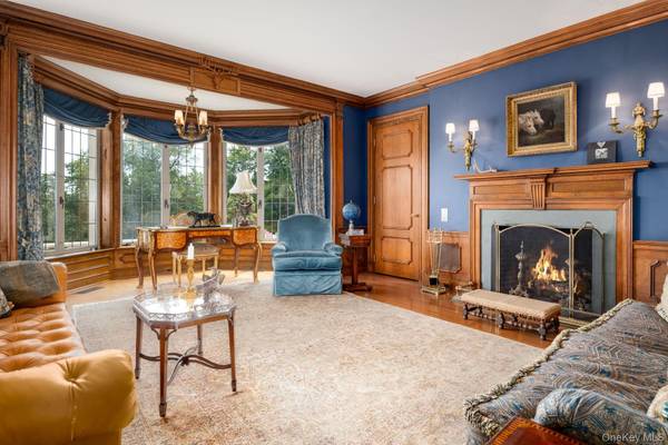 8-Bedroom Home for Sale in Stamford - CT - USA - 8