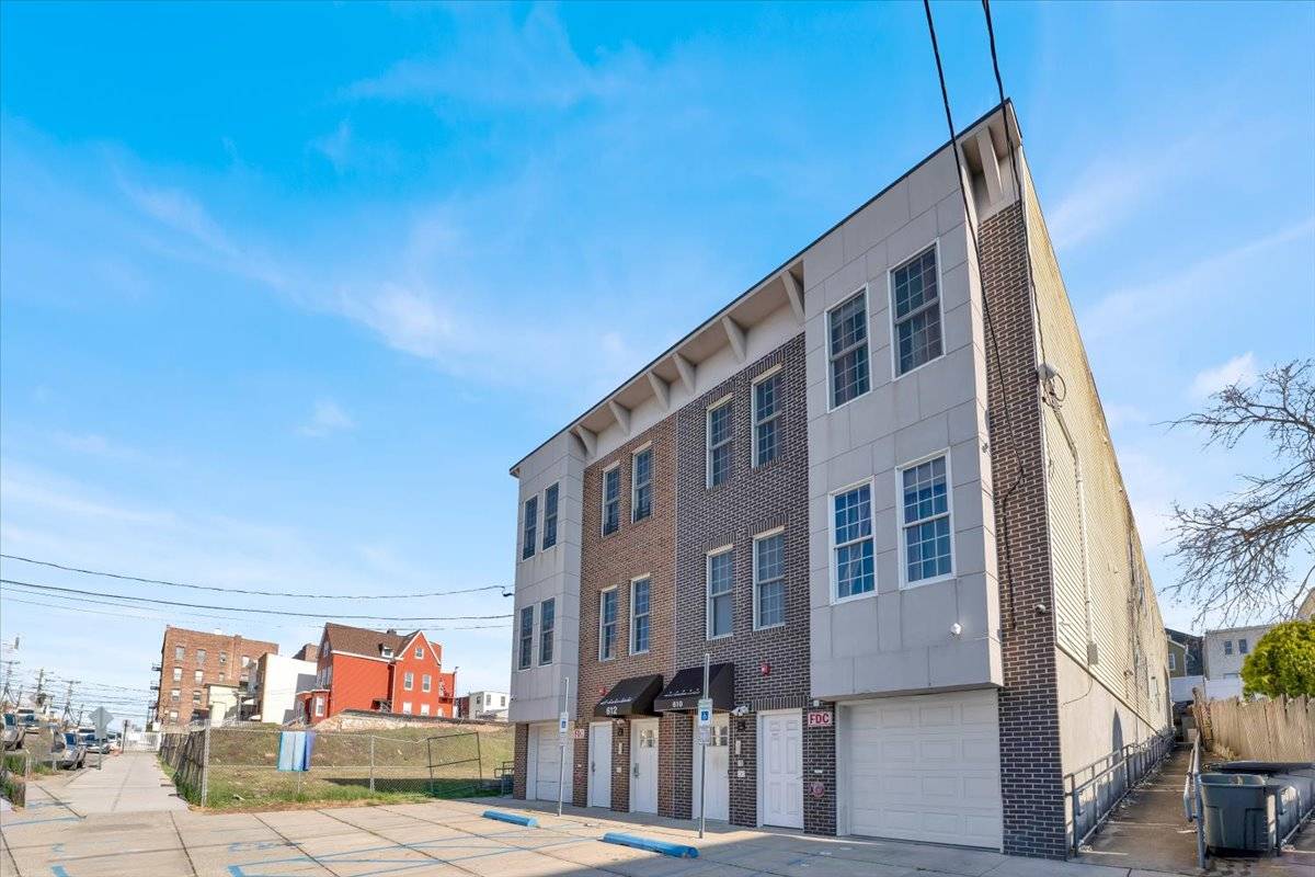 Casa com 8 Quartos à Venda em Union City - Nova Jersey - EUA - 4