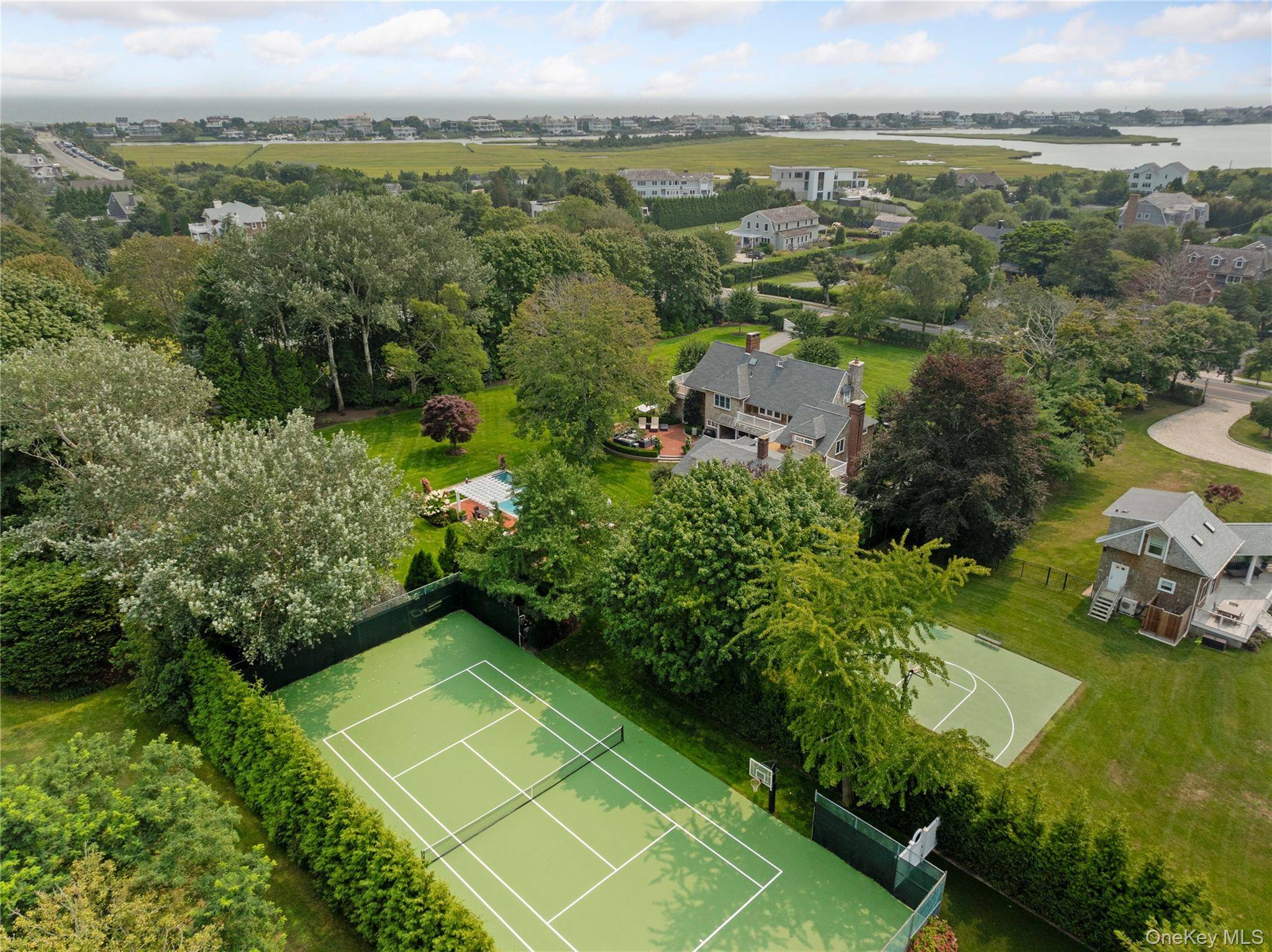 Casa de 8 Dormitorios en Venta en Westhampton Beach - Nueva York - EE. UU. - 2