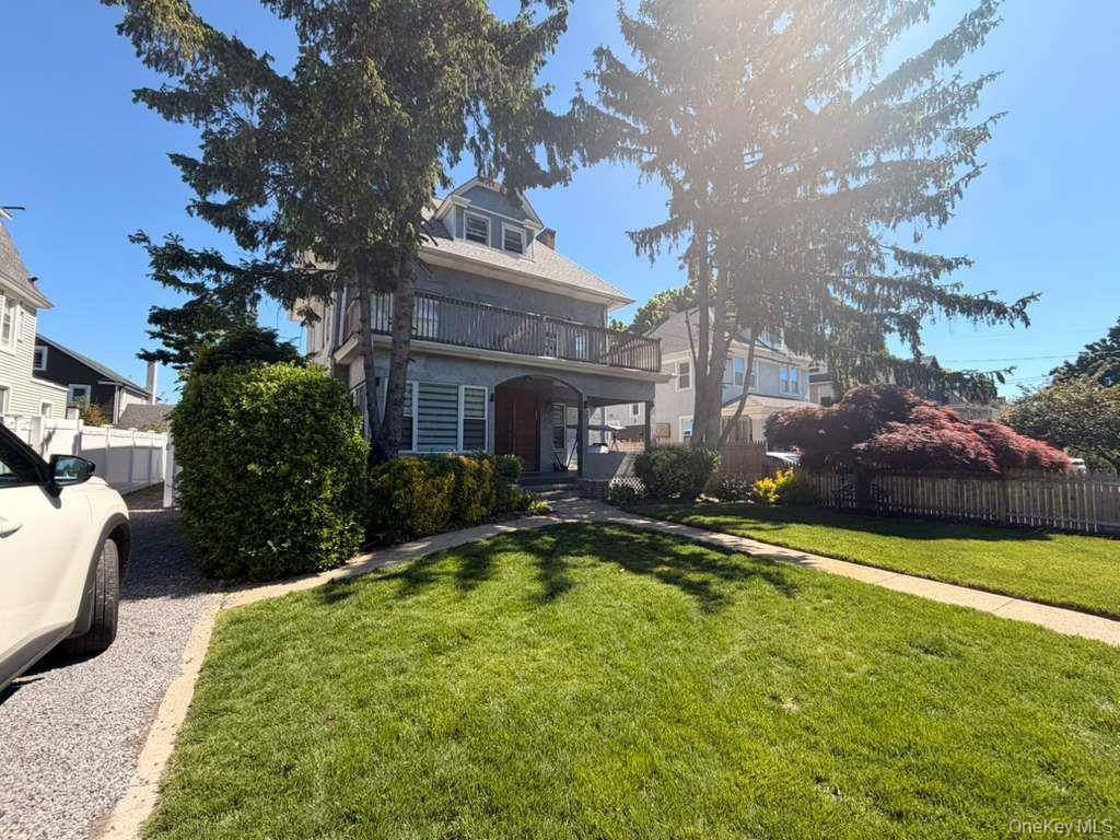 Casa com 8 Quartos à Venda em Woodmere - Nova Iorque - EUA - 2