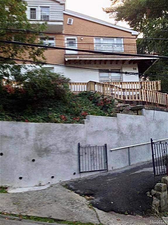 Casa com 8 Quartos à Venda em Yonkers - Nova Iorque - EUA - 2