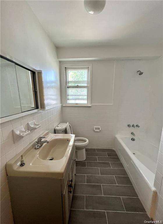 Casa com 8 Quartos à Venda em Yonkers - Nova Iorque - EUA - 4