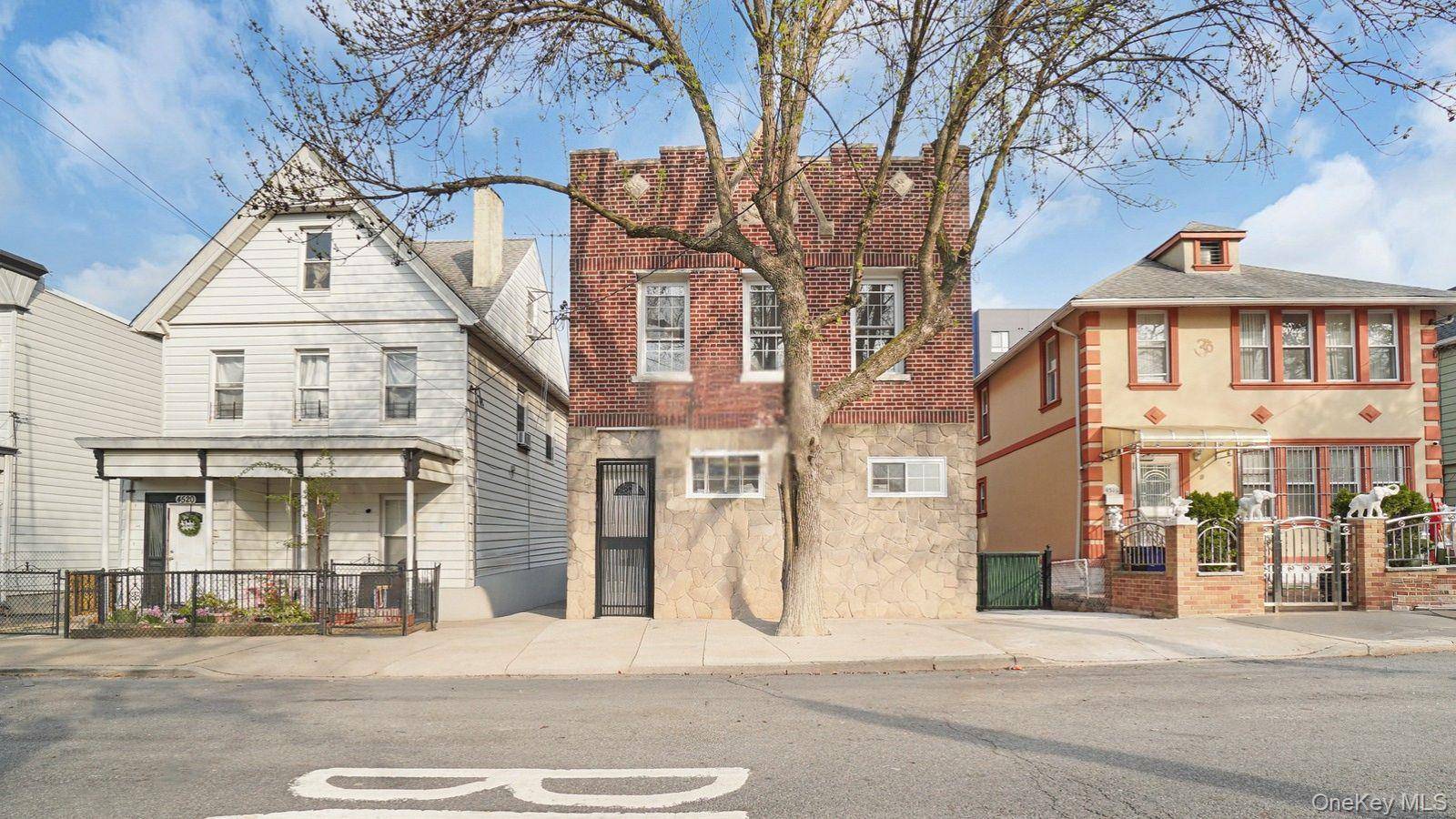 Casa com 9 Quartos à Venda em Bronx - Nova Iorque - EUA - 1
