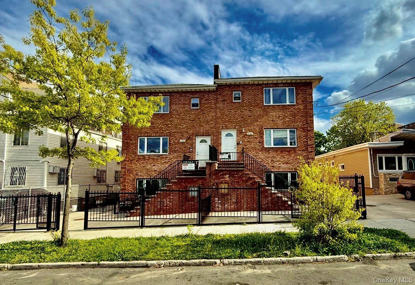 Casa com 9 Quartos à Venda em Bronx - Nova Iorque - EUA - 1