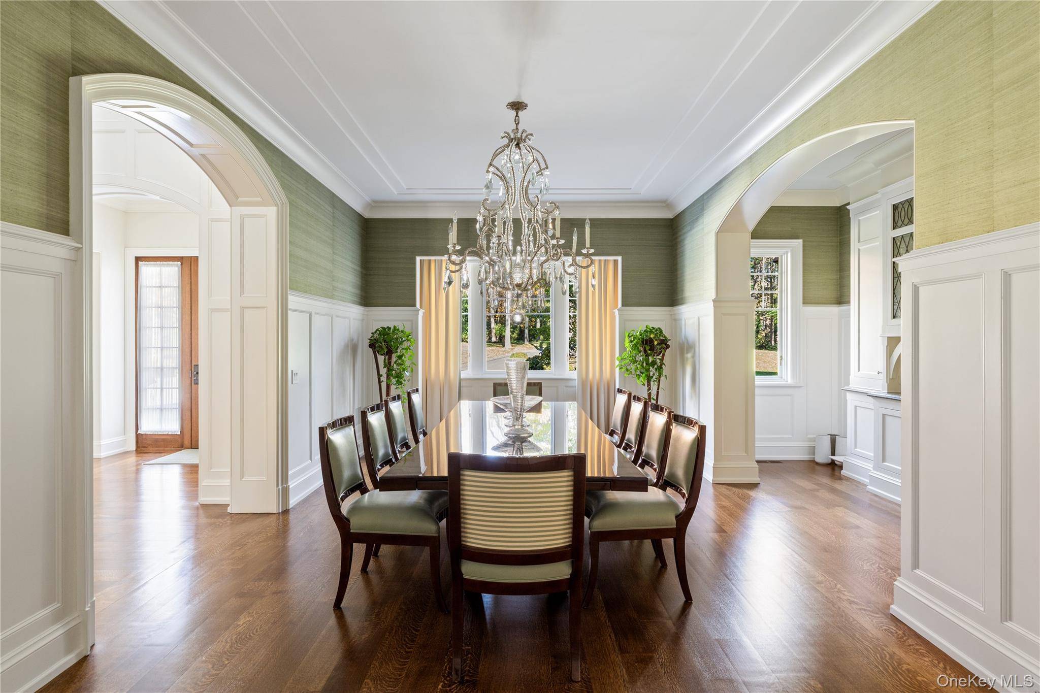 9 Bedroom Home for Sale in Mill Neck - NY - USA - 8