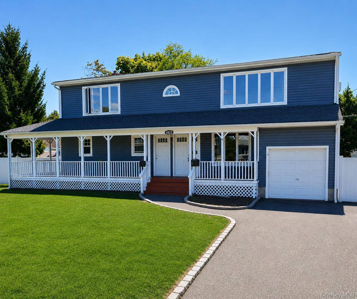 Casa com 9 Quartos à Venda em West Babylon - Nova Iorque - EUA - 1