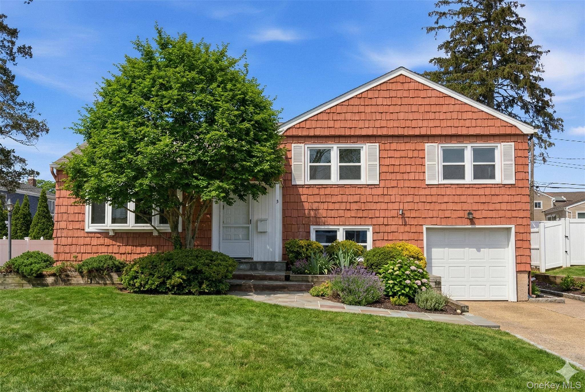 Casa de 3 Dormitorios en Venta en Plainview, NY - 4
