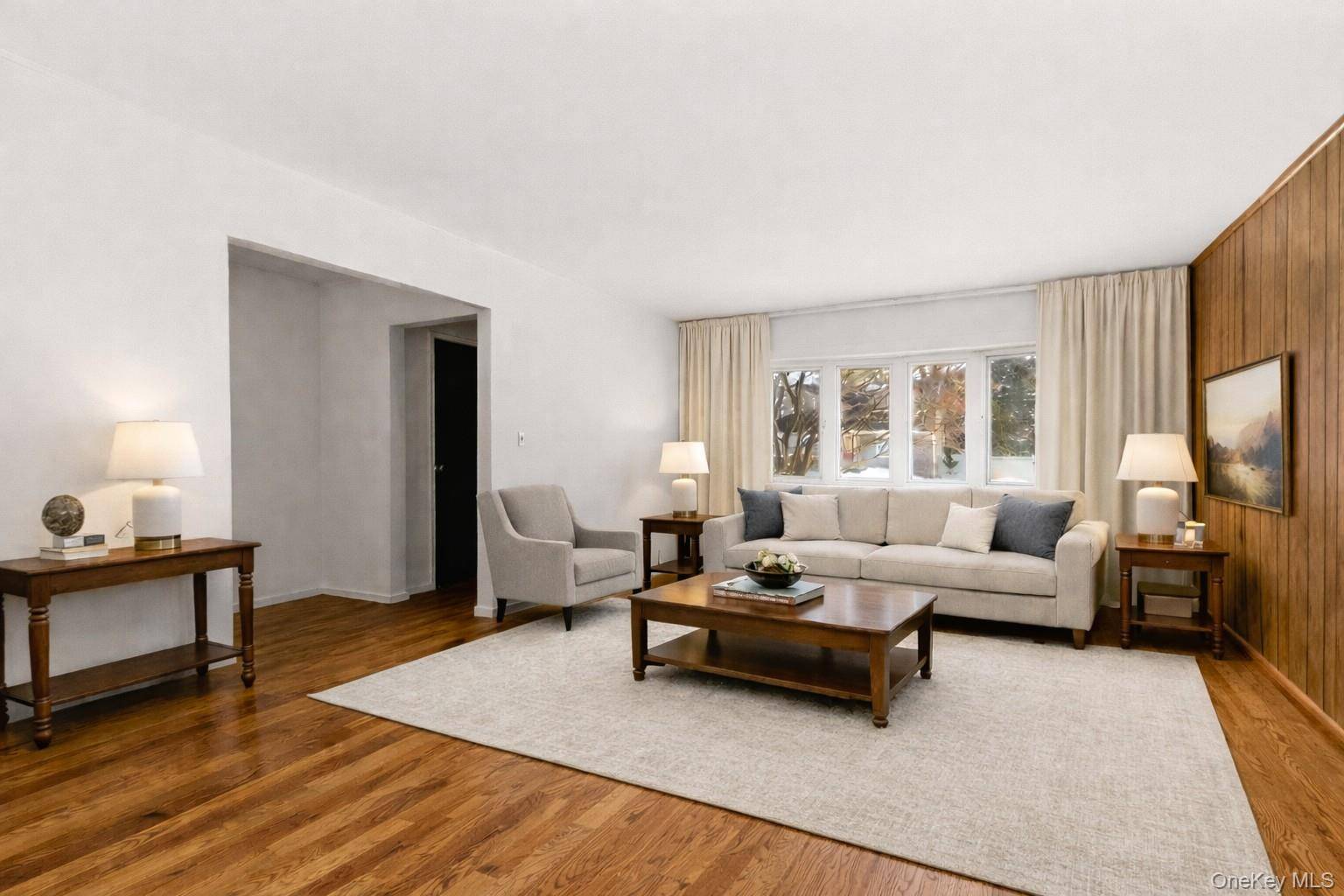 Casa de 3 Dormitorios en Venta en Plainview, NY - 6